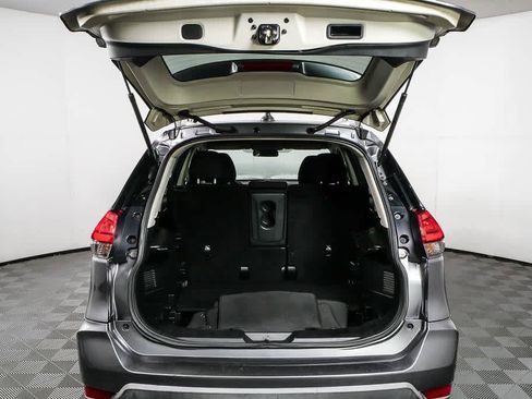 Used 2017 Nissan Rogue SV AWD/4WD image 29