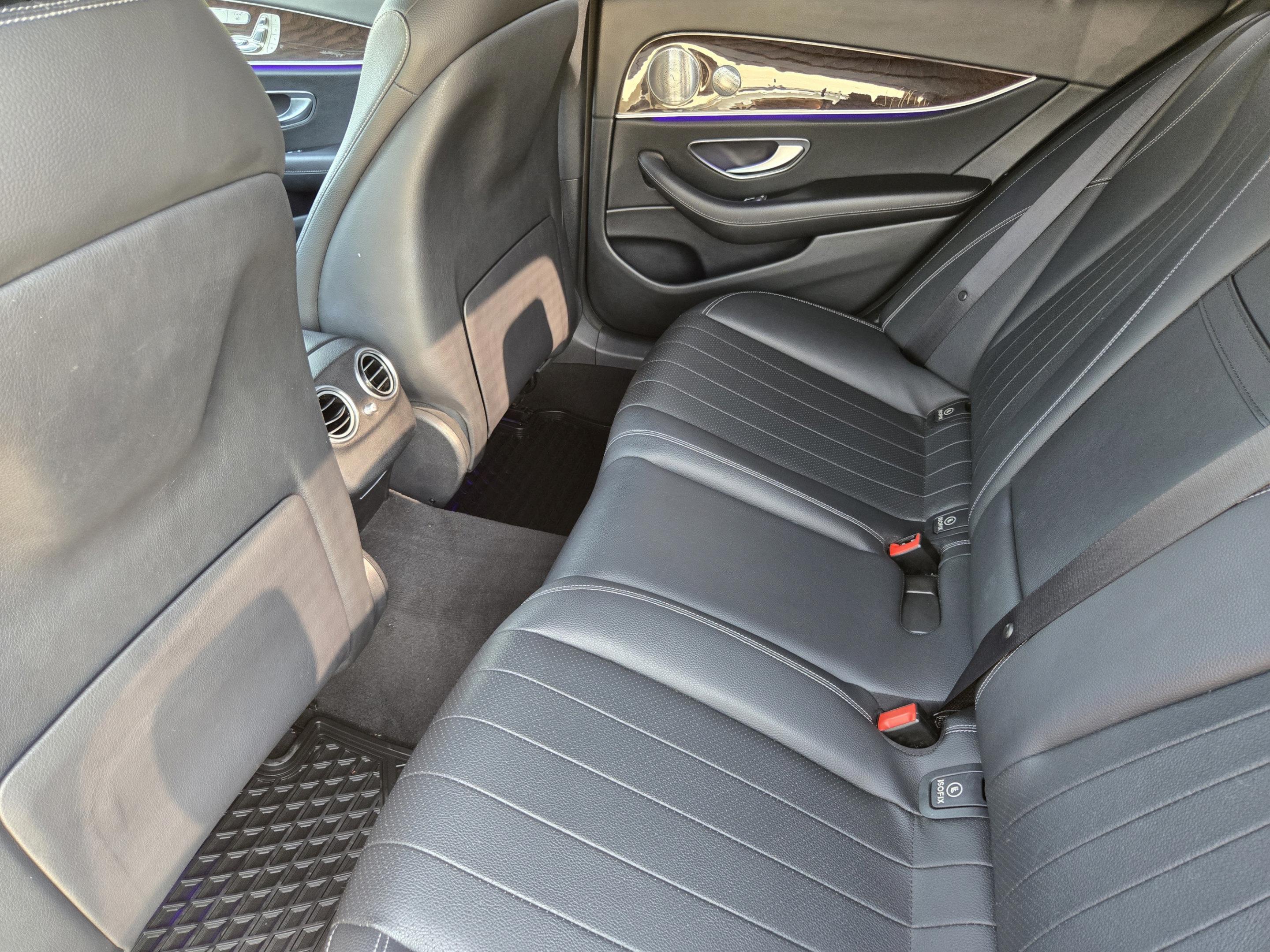 Used 2020 Mercedes-Benz E 350 Sedan image 27