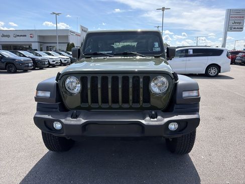 Used 2021 Jeep Wrangler Sport AWD/4WD image 2