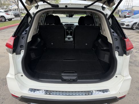 Used 2019 Nissan Rogue SV w/ Premium Package image 34