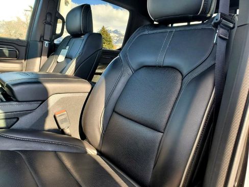 Used 2022 RAM 1500 Limited w/ Body-Colour Bumper Group image 9