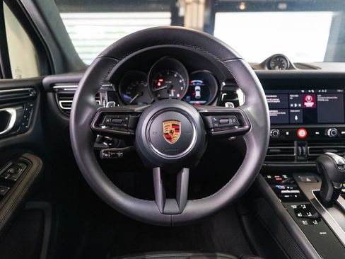 Certified 2026 Porsche Macan AWD/4WD image 31