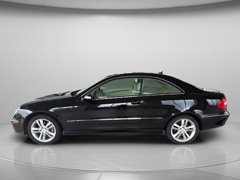 Used 2007 Mercedes-Benz CLK 350 Coupe image 2