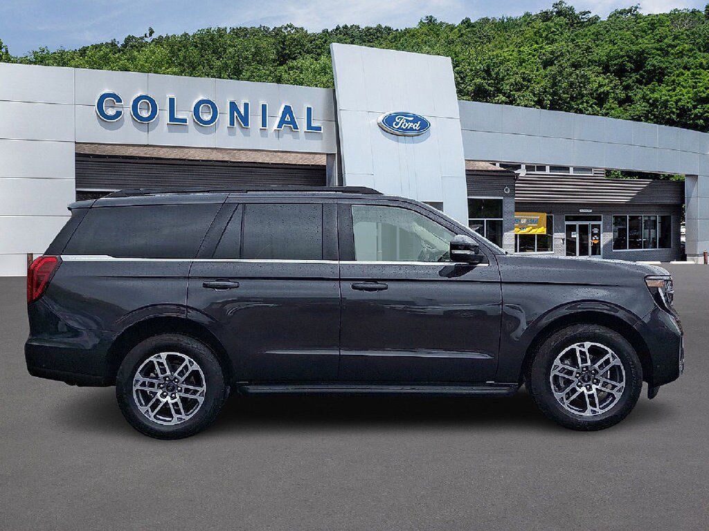 Used 2025 Ford Expedition Active AWD/4WD image 7