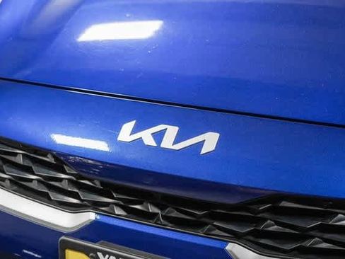 Used 2024 Kia Forte LXS w/ LXS Technology Package image 8