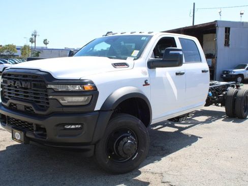 New 2026 RAM 5500 Tradesman AWD/4WD image 15
