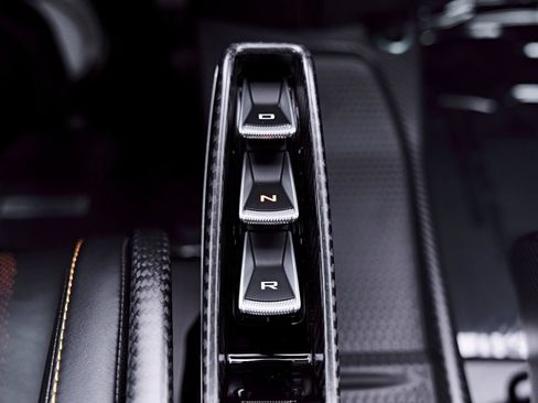 Used 2019 McLaren Senna RWD image 88