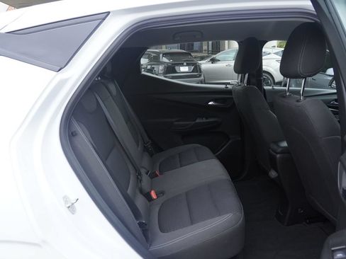 Used 2023 Chevrolet Bolt EUV LT w/ Driver Confidence Package FWD image 23