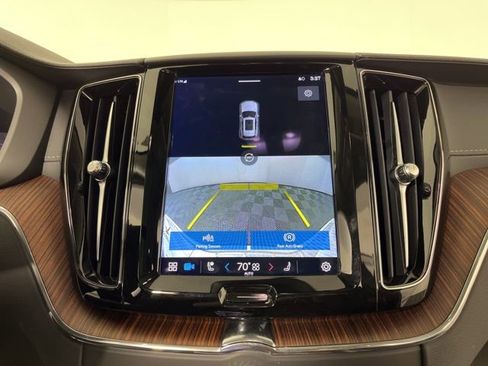 Used 2023 Volvo XC60 B5 Ultimate w/ Climate Package image 26