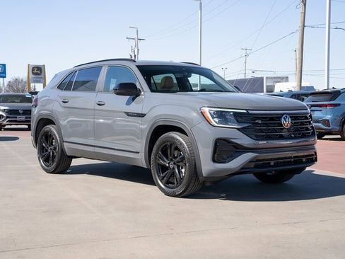 New 2026 Volkswagen Atlas Cross Sport SEL R-Line AWD/4WD image 8