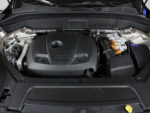 New 2026 Volvo XC90 T8 Plus w/ Protection Package Premier image 12