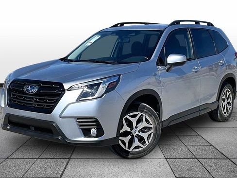 Used 2023 Subaru Forester Premium image 1