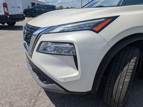 Used 2021 Nissan Rogue SL w/ Premium Package FWD image 5