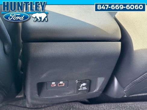 Used 2024 Nissan Frontier SL w/ Technology Package image 16