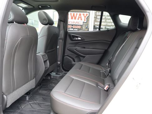 New 2026 Chevrolet Trax RS w/ Sunroof Package FWD image 26
