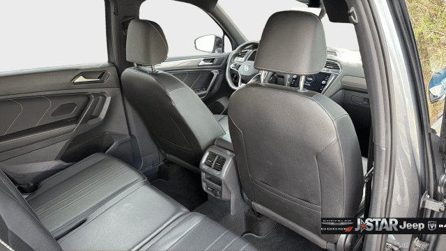 Used 2023 Volkswagen Tiguan SE R-Line FWD image 28