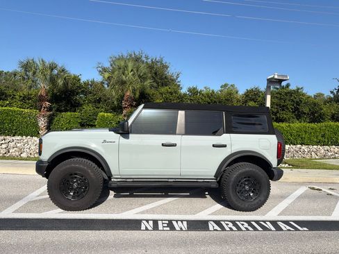 Used 2024 Ford Bronco Black Diamond AWD/4WD image 6