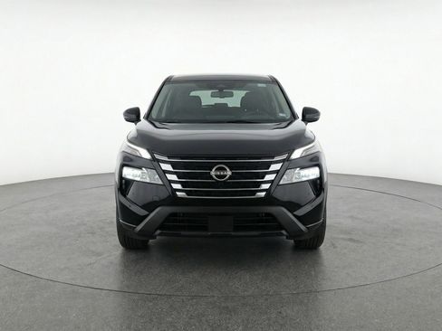 Used 2025 Nissan Rogue SV AWD/4WD image 2
