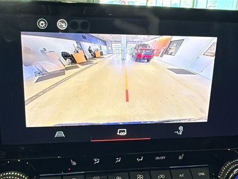 New 2025 GMC Canyon Elevation w/ Convenience Package image 33