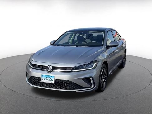 Used 2025 Volkswagen Jetta SE image 7