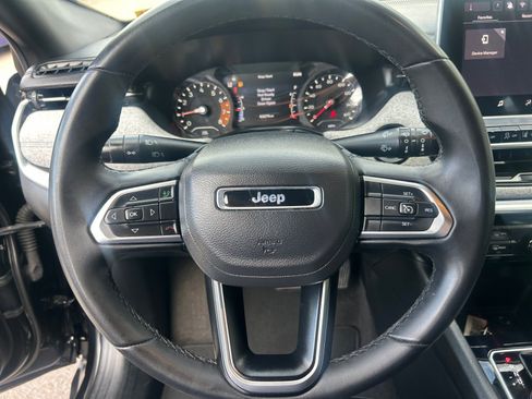 Used 2024 Jeep Compass Latitude AWD/4WD image 18