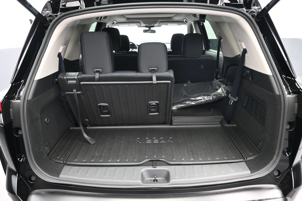 New 2026 Nissan Pathfinder SV w/ SV Premium Package FWD image 13