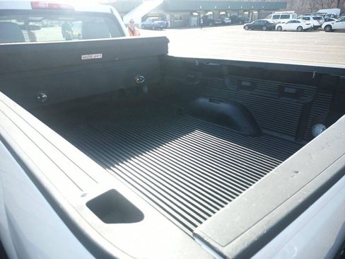 Used 2017 GMC Sierra 1500 2WD Regular Cab image 5