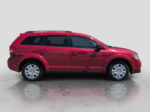 Used 2019 Dodge Journey SE FWD image 9
