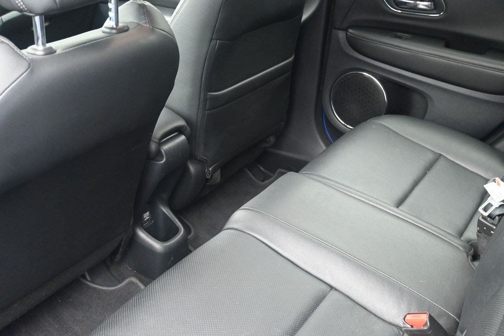 Used 2020 Honda HR-V Touring image 17