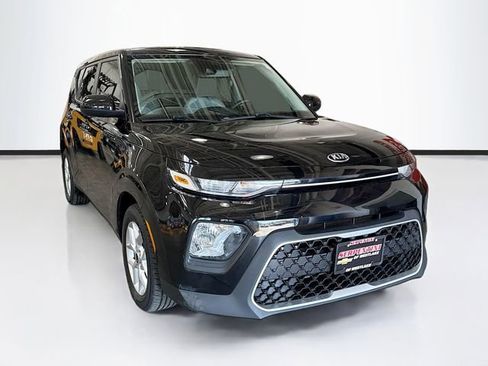 Used 2020 Kia Soul S FWD image 3