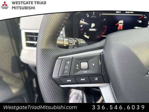 New 2025 Mitsubishi Outlander SE image 15