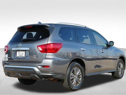 Used 2019 Nissan Pathfinder SV image 8