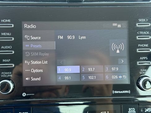 Used 2022 Toyota Prius LE FWD image 18