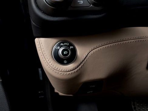 Certified 2019 Ferrari Portofino image 41