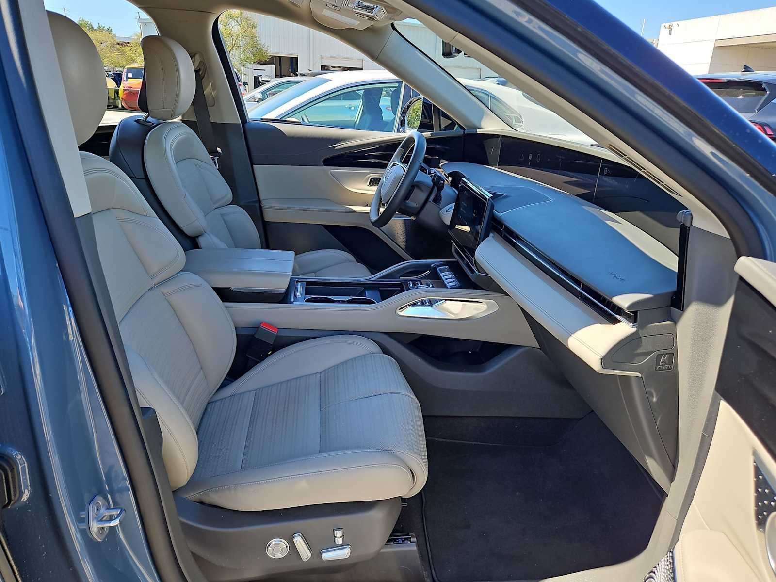 Used 2025 Lincoln Nautilus Reserve AWD/4WD image 20