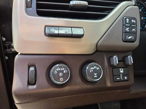 Used 2020 GMC Yukon Denali w/ Denali Ultimate Package image 28