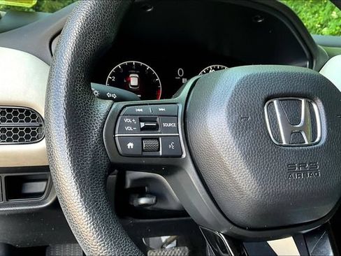 Used 2024 Honda HR-V LX image 11