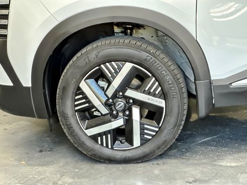 Used 2026 Nissan Kicks SV FWD image 24