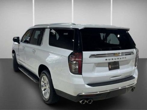 Used 2023 Chevrolet Suburban Premier image 5