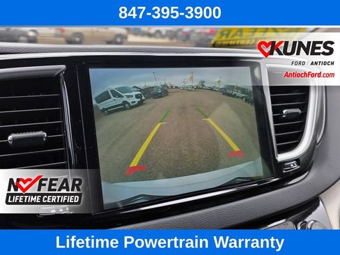 Used 2024 Chrysler Pacifica Touring-L FWD image 44