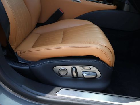 Used 2022 Lexus LS 500 AWD w/ Luxury Package image 11