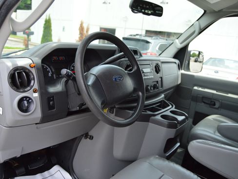 Used 2014 Ford E-150 and Econoline 150 w/ Power Group RWD image 8