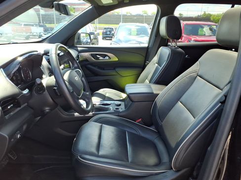 Used 2022 Chevrolet Traverse Premier w/ LPO, Floor Liner Package AWD/4WD image 24