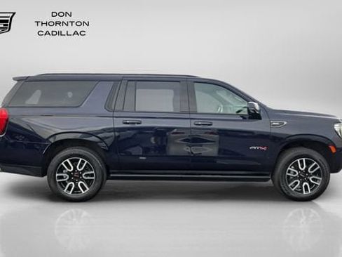 Used 2022 GMC Yukon XL AT4 w/ Technology Package AWD/4WD image 6