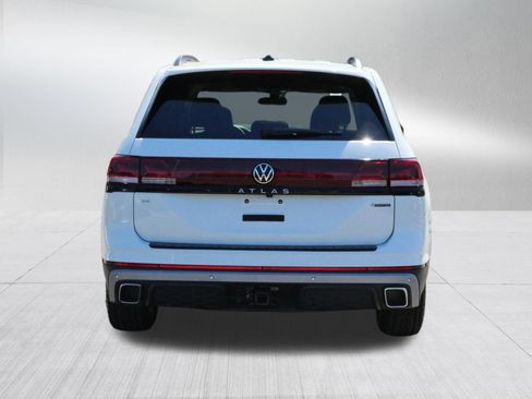 Certified 2025 Volkswagen Atlas Peak Edition SE AWD/4WD image 6
