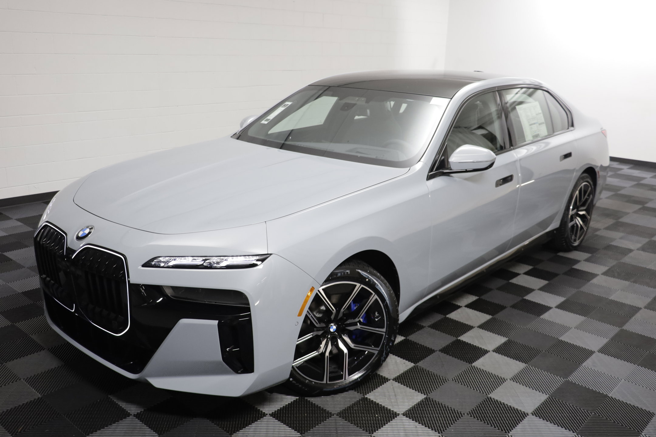 New 2026 BMW 760i xDrive w/ Executive Package AWD/4WD image 2
