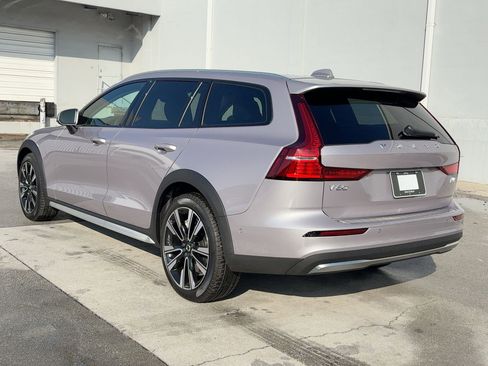 Certified 2026 Volvo V60 B5 Cross Country Ultra image 3
