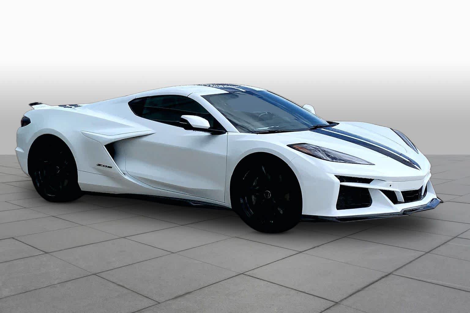 Used 2026 Chevrolet Corvette Z06 RWD image 2