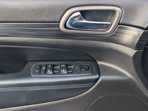 Used 2019 Jeep Grand Cherokee Laredo image 29