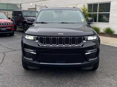 Used 2023 Jeep Grand Cherokee Limited w/ Trailer Tow Prep Group (B) AWD/4WD image 2